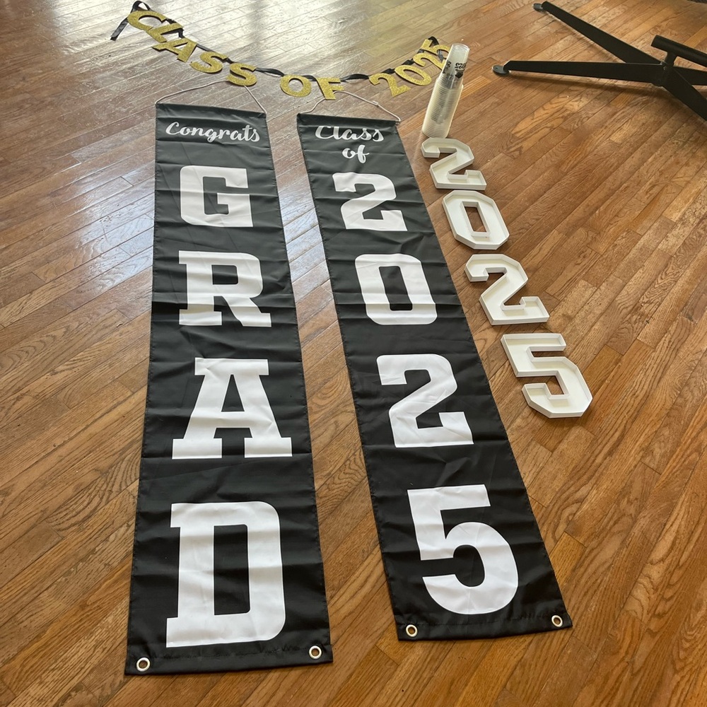 Black and White Graduation Banner Set